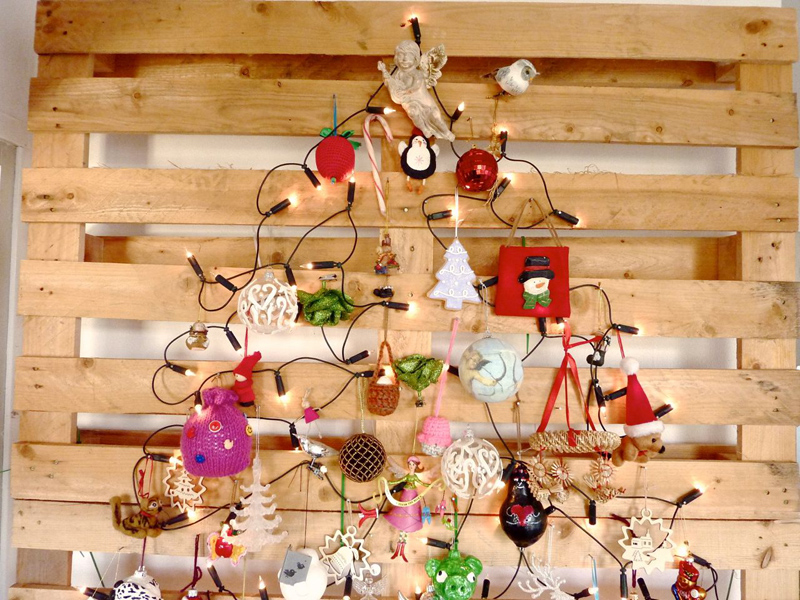 AD-Ideas-Of-How-To-Make-A-Wood-Pallet-Christmas-Tree-20