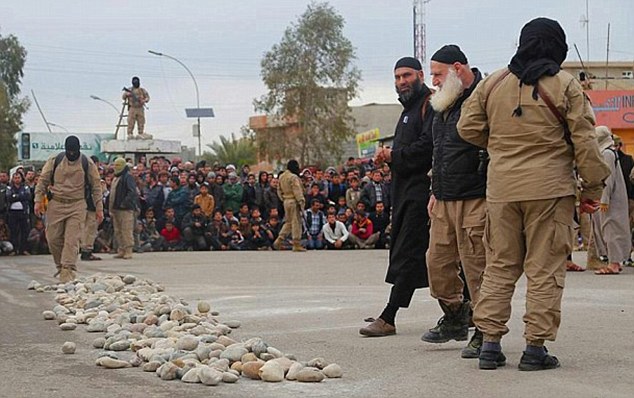 دلخراش‌ترین مجازات داعش/ سنگسار چهار زن در ملأ عام + تصاویر