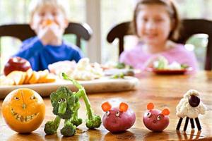 ۱۰ روش‌ تشویق کودکان به خوردن سبزیجات