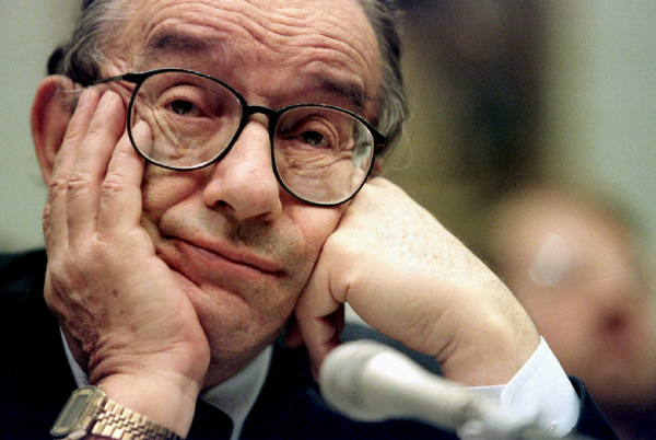 در سال ۱۹۹۶ بود که آقای «آلن گرینسپن» (Alan Greenspan) نسبت به این اوضاع واکنش نشان داد. وی که در آن زمان رییس هییت مدیره «Federal Reserve»، سیستم بانکداری مرکزی ایالات متحده بود، هشدار داد که شرایط کنونی ناپایدار هستند و باعث سقوط بازار می شوند. 