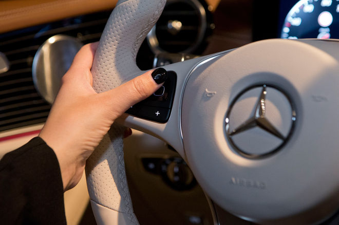 2017 mercedes benz e class techday design insight steering wheel controls 041c4