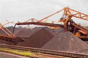 ثبات نسبی در بازار سنگ‌آهن جهانی و افزایش تمرکز روی فولاد 