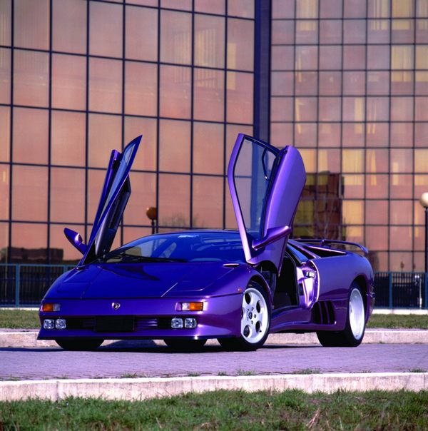 coming-off-the-success-of-the-miura-and-countach-lamborghini-returned-to-its-tried-and-true-formula