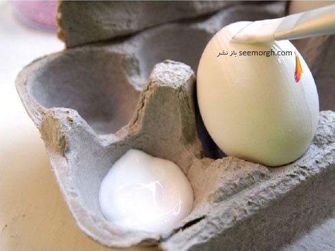 مرحله اول تزیین تخم مرغ سفره هفت سین با اکلیل