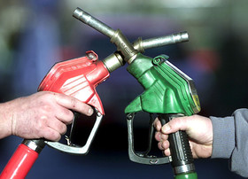 انتقاد اعضای اتاق بازرگانی از دو نرخی شدن بنزین