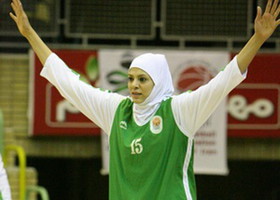کاپیتان تیم‌ ملی بسکتبال بانوان ایران در لیگ حرفه‌ای زنان آمریکا