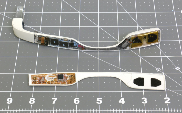 Images-of-the-Google-Glass-Enterprise-Edition-and-the-FCC-label-that-will-be-affixed-on-the-wearable.jpg-3