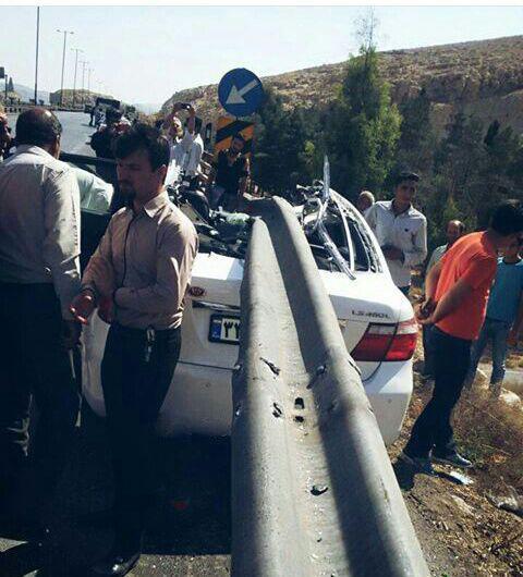 عکس/ تصادف شدید لکسوس با گاردریل در شیراز   
