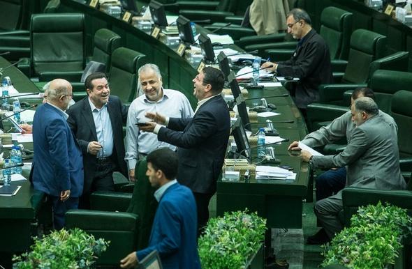 تصاویر : حال و هوای نمایندگان حذف‌شده از مجلس دهم