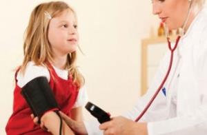 کودک/ علائم فشار خون بالا در کودکان