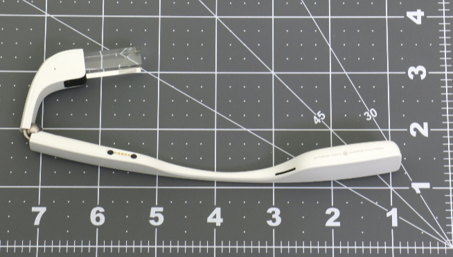 Images-of-the-Google-Glass-Enterprise-Edition-and-the-FCC-label-that-will-be-affixed-on-the-wearable.jpg-2