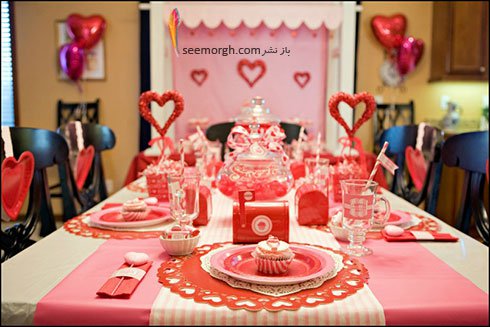 تزیین میز ناهارخوری با قلب های قرمز برای کسانی که دوست شان دارید - مدل شماره 6