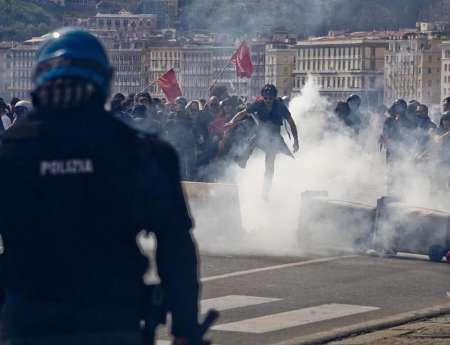 تظاهرات ضد دولتی در ایتالیا به درگیری با پلیس منجر شد