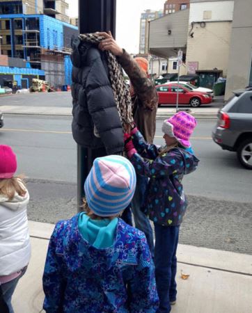 اقدام بسیار جالب و جهانی دختر 8 ساله کانادایی + عکس
