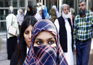 ادعای مضحک کوآرتز: زنان با حجاب، تروریست های پنهان هستند