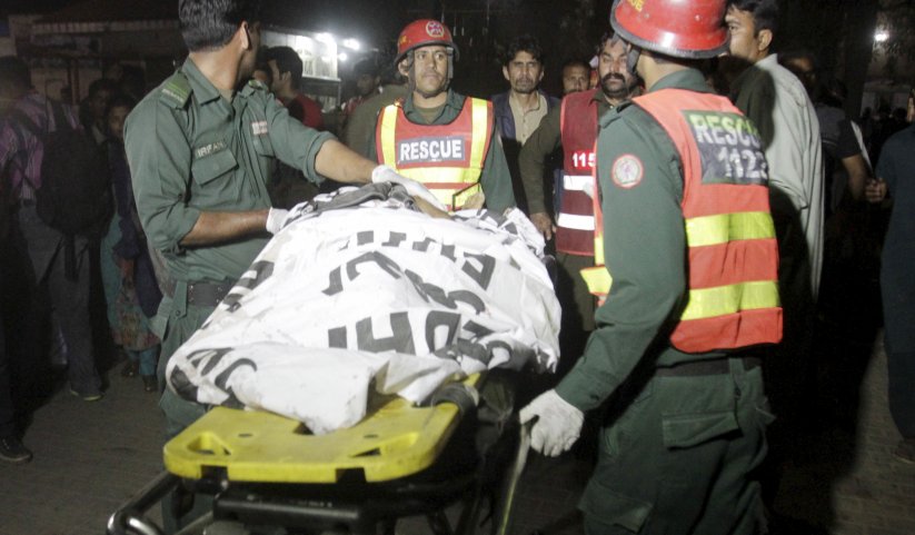 انفجار در پاکستان / 70 نفر کشته شدند / اکثر جان باختگان زنان و کودکان هستند / اعلام سه روز عزای عمومی