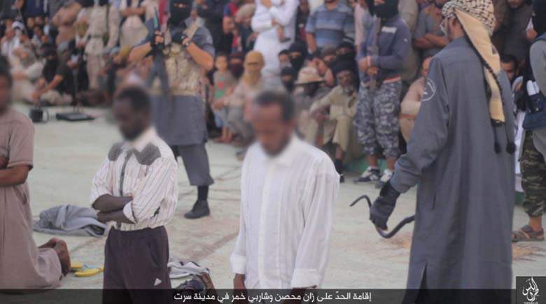 تصاویری تکان دهنده از شلاق زدن داعش