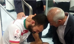 خبرگزاری فارس: بازیکنان امید اشک ریزان وارد میکسدزون شدند