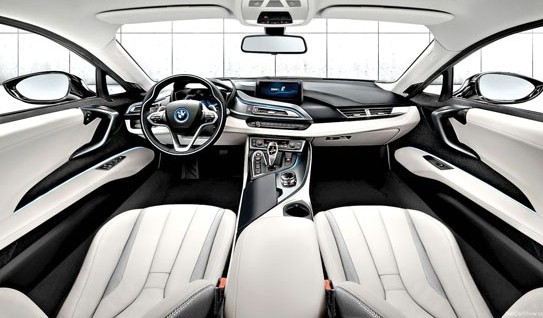 BMW I8 با اخذ پلاک ملی 500 میلیون تومان افزایش قیمت در بازار یافت
