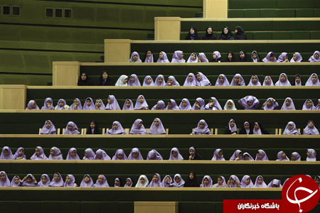 از حضور دانش‌آموزان دختر ایران در ساختمان مجلس تا سه‌شنبه بزرگ در آمریکا
