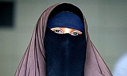 آماری تازه از جریمه زنان در فرانسه به خاطر حجاب
