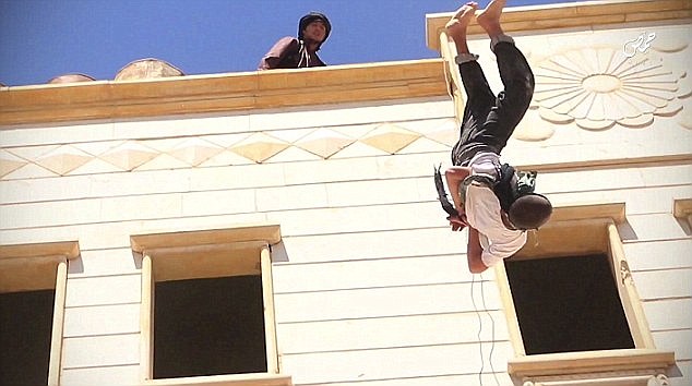 اعدام وحشیانه یک نوجوان توسط a class='linktokey1' href='/Keywords/?q=داعش' rel=