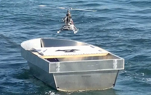 فیلم/ اولین پهپاد جهان با قابلیت فرود خودکار روی باند متحرک در دریا