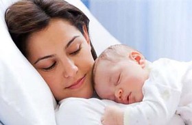 کودک/ شیر مادر تامین‌کننده‌ تمام نیازهای تغذیه‌ای نوزادان است