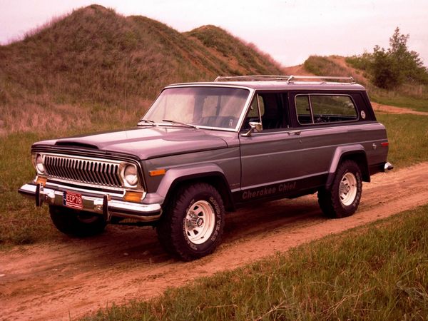 this-is-an-original-jeep-cherokee-you-can-see-where-the-newe