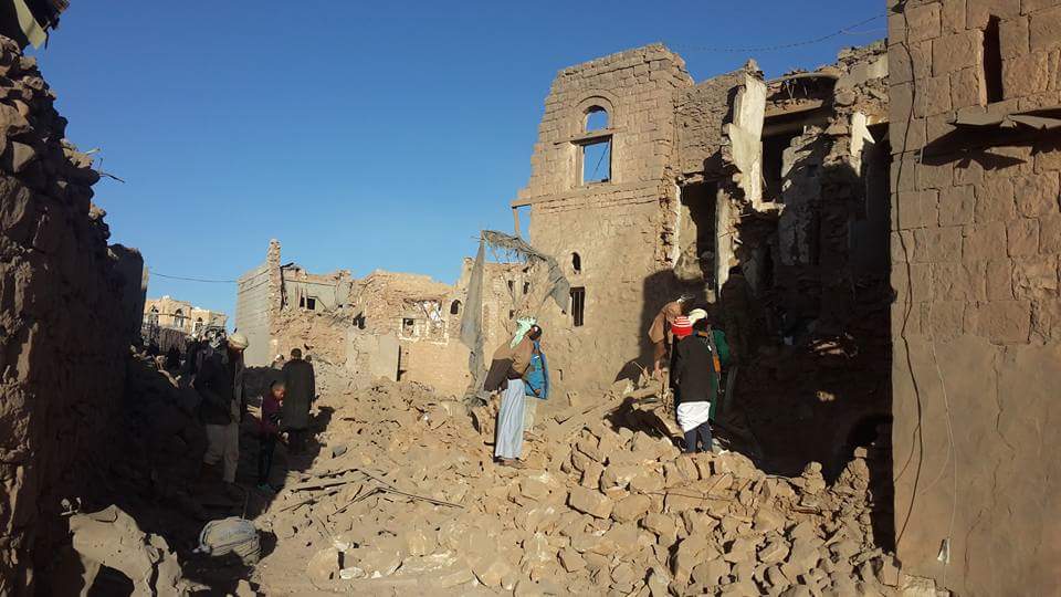 عکس/ بمباران قلعه و شهر تاریخی کوکبان یمن