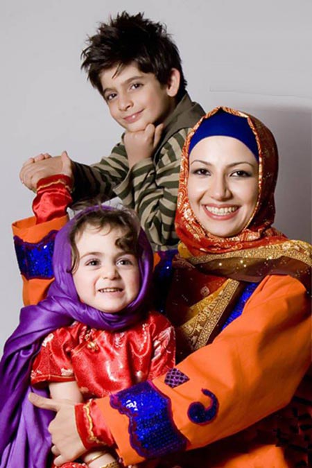 عکس های جنجالی علی صادقی با همسر و بچه هایش