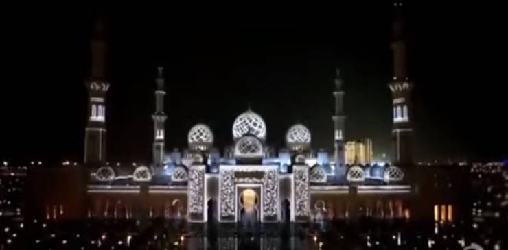 نورپردازی دیدنی چهارمین مسجد بزرگ جهان+ عکس