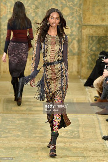 پیراهن زنانه با طرح فرش های ایرانی در فشن شوی نیویورک