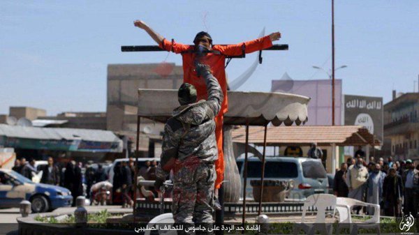 روش جدید اعدام داعش در رقه