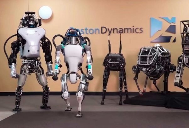 فیلمی برای مقایسه نسل قدیم و جدید خانواده روبات‌ها