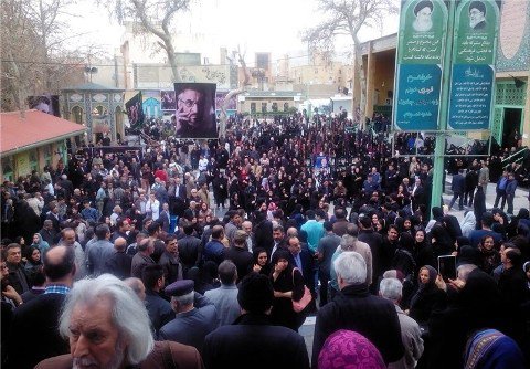 حضور مردم و مسئولین در مراسم فرج الله سلحشور