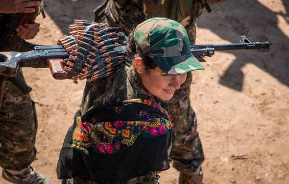 تصاویر : زنان کرد در آزادسازی 