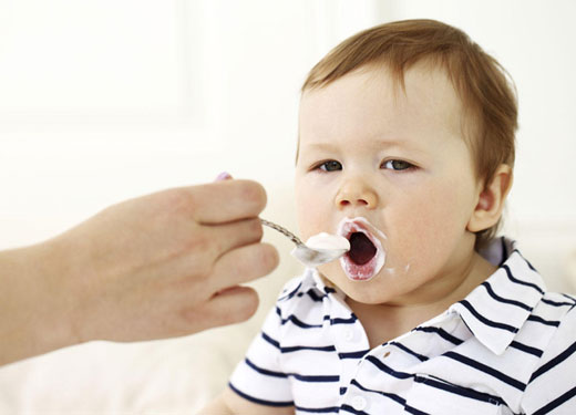 خوردن ماست برای نوزاد، مفید است؟