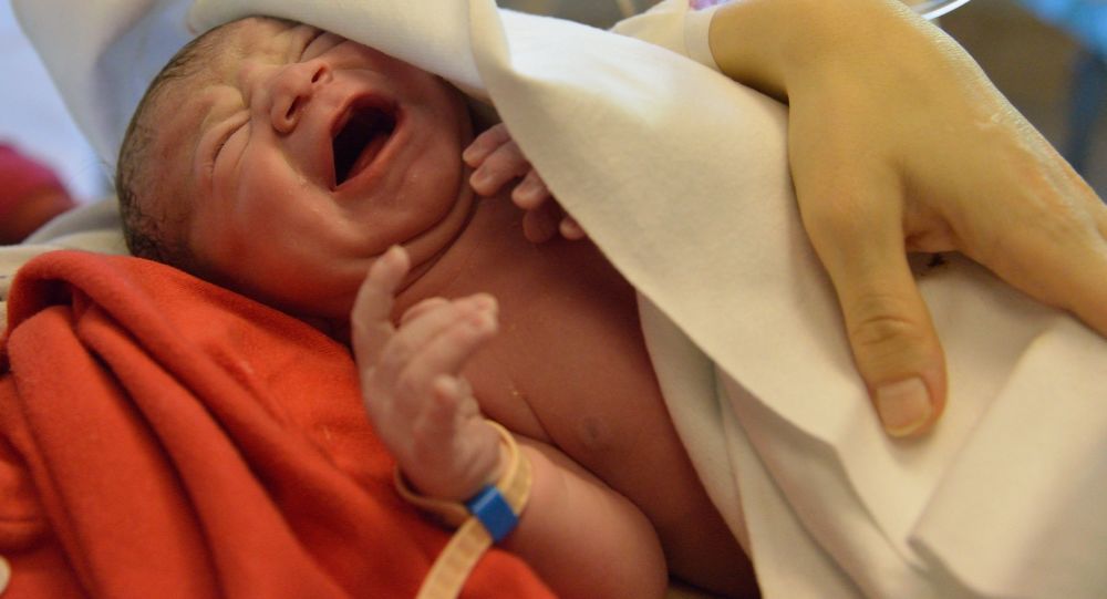 بچه ای که 55 روز پس از مرگ مادرش به دنیا آمد