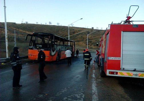 حوادث/ آتش گرفتن اتوبوس ولوو در جاده کرمانشاه