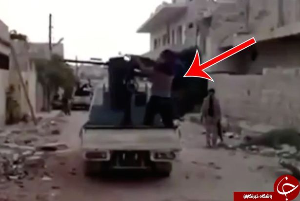 سوتی خنده‌دار داعشیِ بیعرضه هنگام شلیک+تصاویر