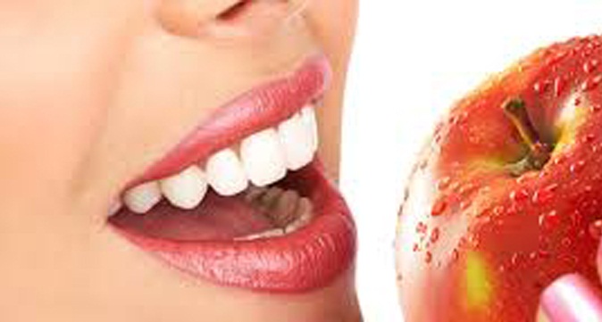 دهان و دندان/ تأثیر مصرف میوه در سلامت لثه ها