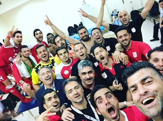  رختکن تراکتور بعد از پیروزی شیرین درخانه الهلال!