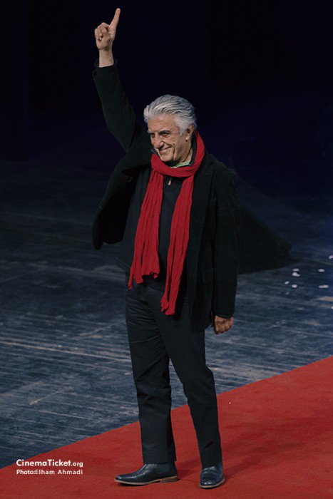 مدل لباس رضا کیانیان در سی و چهارمین جشنواره فیلم فجر