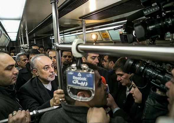 تصاویر : صالحی با مترو سر کار رفت