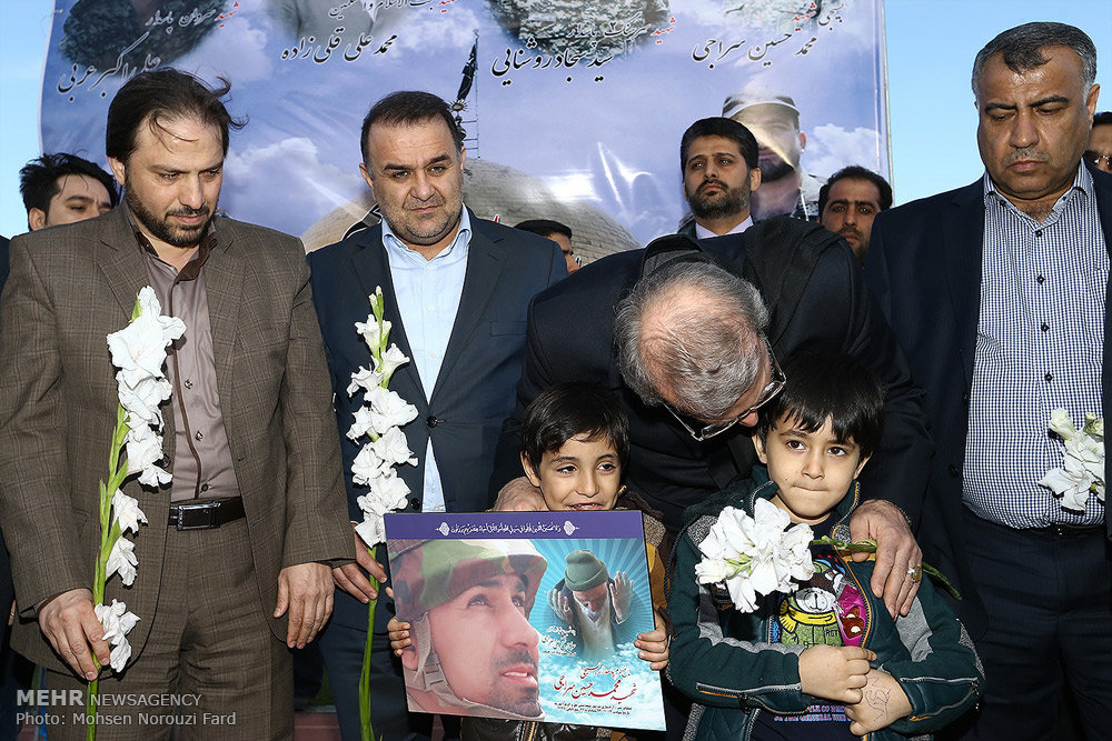 عکس/ تجلیل از خانواده شهدای مدافع حرم با حضور رییس مجلس