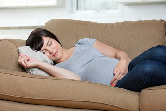 8 مشکل رایج برای خوابیدن در دوران بارداری+ راه‏‌حل