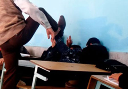 تنبیه بدنی دانش آموزان در مدرسه لرستان