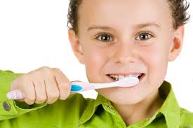 کودک/ تغذیه مناسب برای حفاظت از دهان و دندان کودکان ضروری است