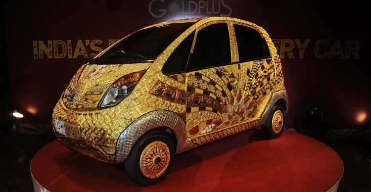 عکس/ تصویری از خودروی ساخته شده از طلا!